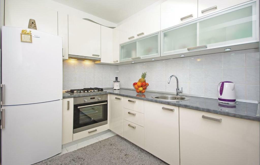 Apartman Jurilj Макарска Екстериор снимка