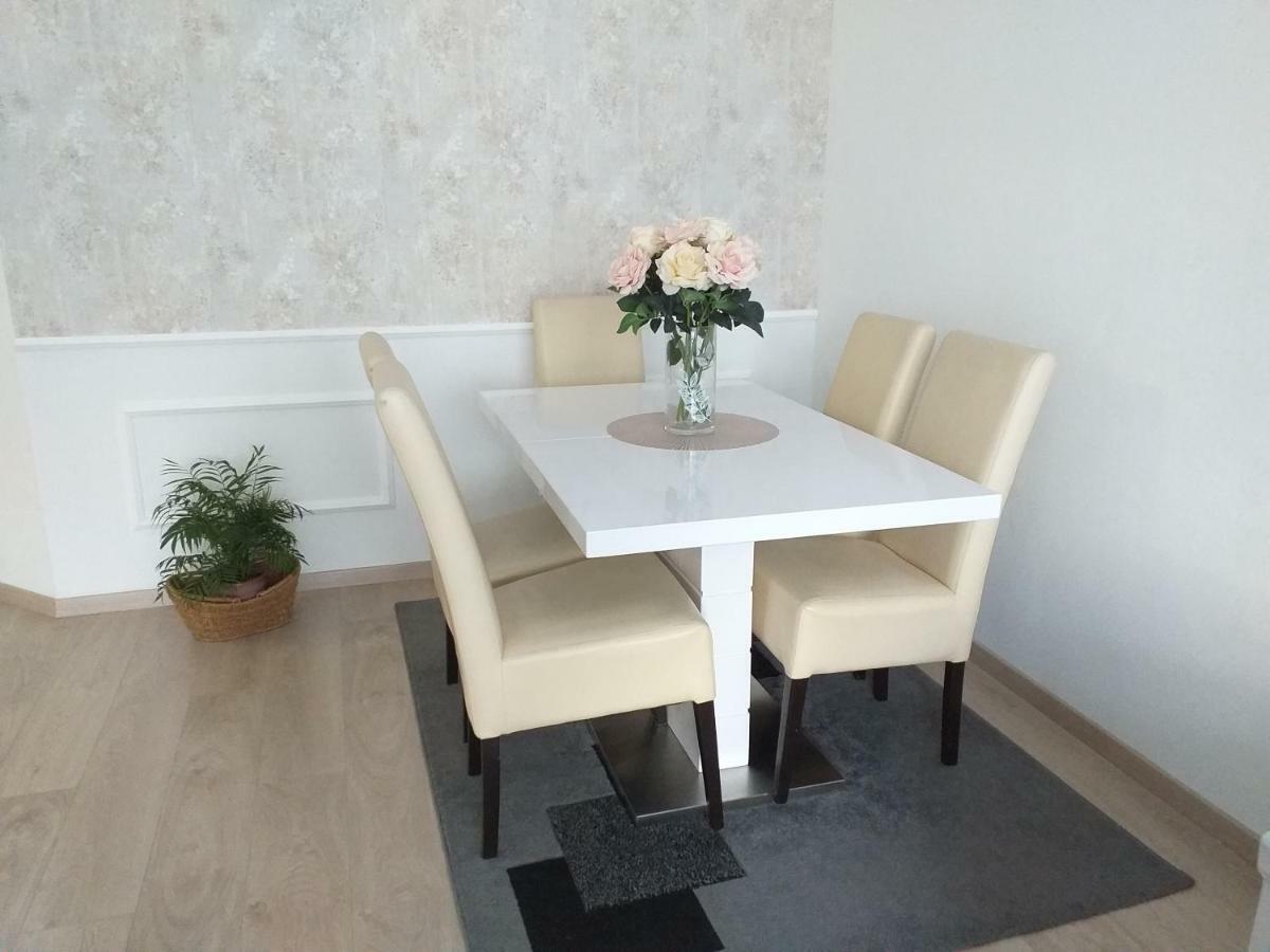 Apartman Jurilj Макарска Екстериор снимка