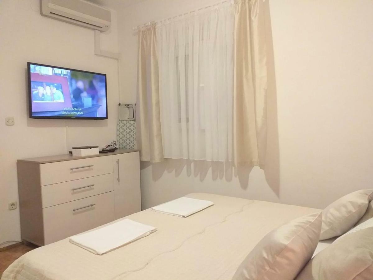 Apartman Jurilj Макарска Екстериор снимка